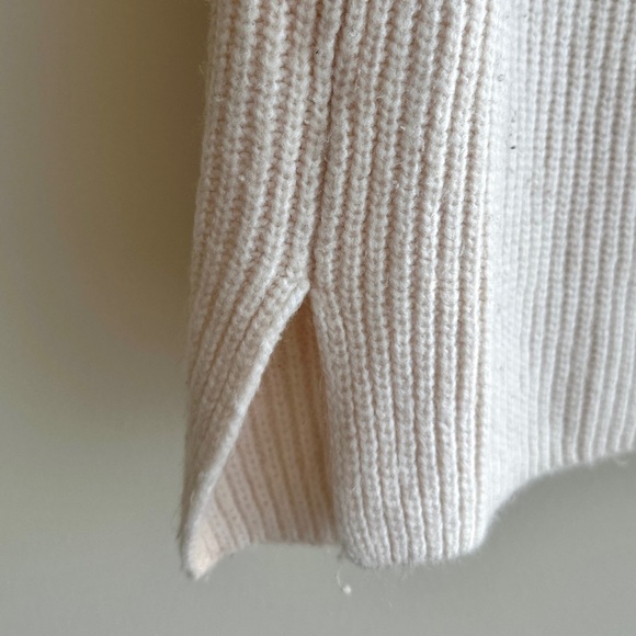 Ann Taylor Deep V-Neck Knit Sweater, Layering Sweater, Blush Pink, Size Medium - Picture 10 of 15